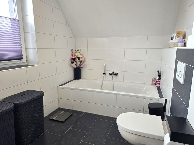 Badezimmer mit Badewanne Einfamilienhaus Rieste