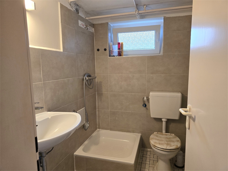 KG - Kleines Badezimmer Mehrfamilienhaus Osnabr�ck
