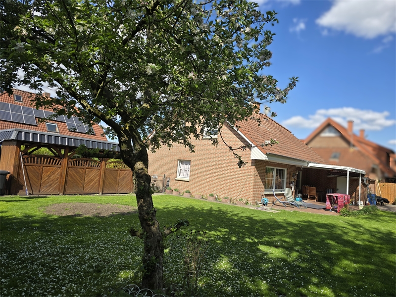 Blick vom Garten zum Haus Einfamilienhaus Westerkappeln