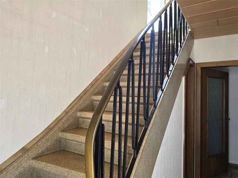 EG - Treppe in die DG Wohnung Einfamilienhaus Lotte