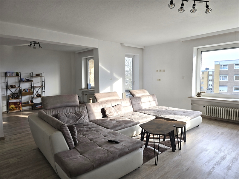 Wohnraum mit Blick zum Balkon Etagenwohnung Osnabr�ck