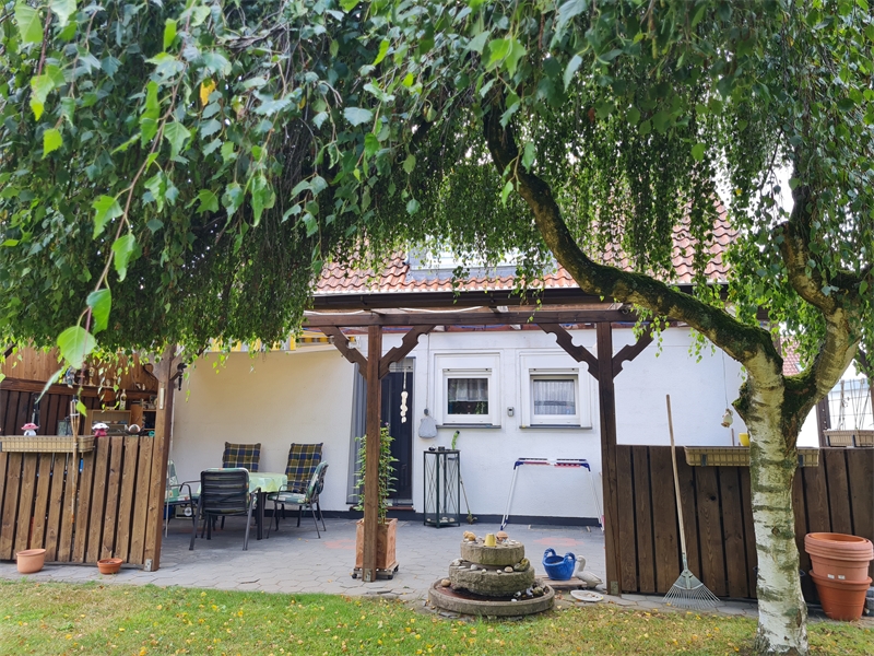 Blick zur �berdachten Terrasse Einfamilienhaus Osnabr�ck
