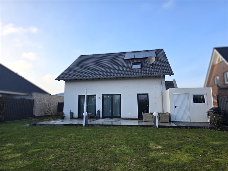 Blick vom Garten zur Hausr�cks Einfamilienhaus Westerkappeln