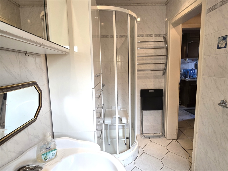 Badezimmer EG mit Dusche Einfamilienhaus Greven