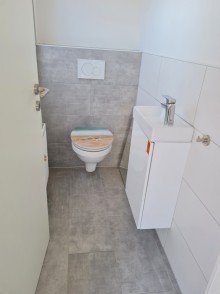 G�ste WC VERKAUFT! Charmantes modernisiertes Reihenmittelhaus in sch�ner Siedlungslage im Bieterverfahren