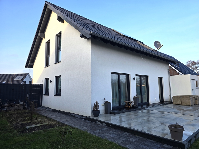 Ansicht Westseite Garten Einfamilienhaus Westerkappeln