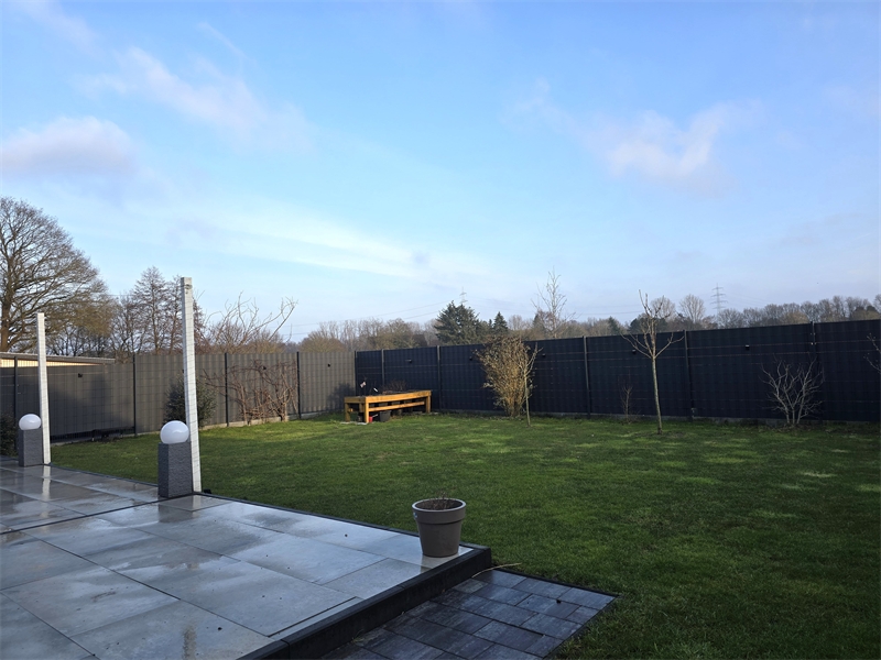 Blick in den voll umz�unten Ga Einfamilienhaus Westerkappeln