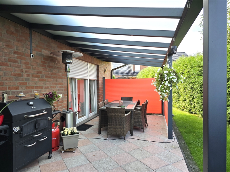 Blick auf die Terrasse Einfamilienhaus Lotte