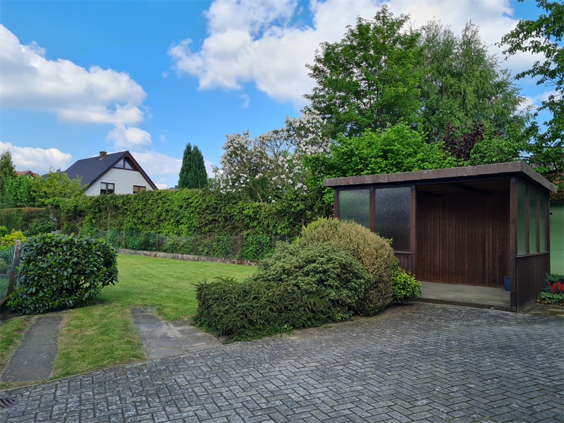 Garten mit offener Gartenlaube Zweifamilienhaus Osnabr�ck