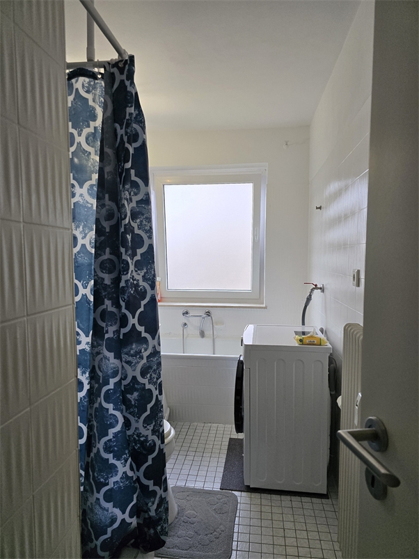 Badezimmer mit Tageslicht, Dus Etagenwohnung Osnabr�ck