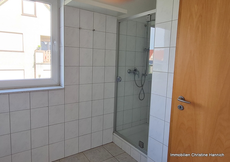 Badezimmer OG Doppelhaush�lfte Lotte