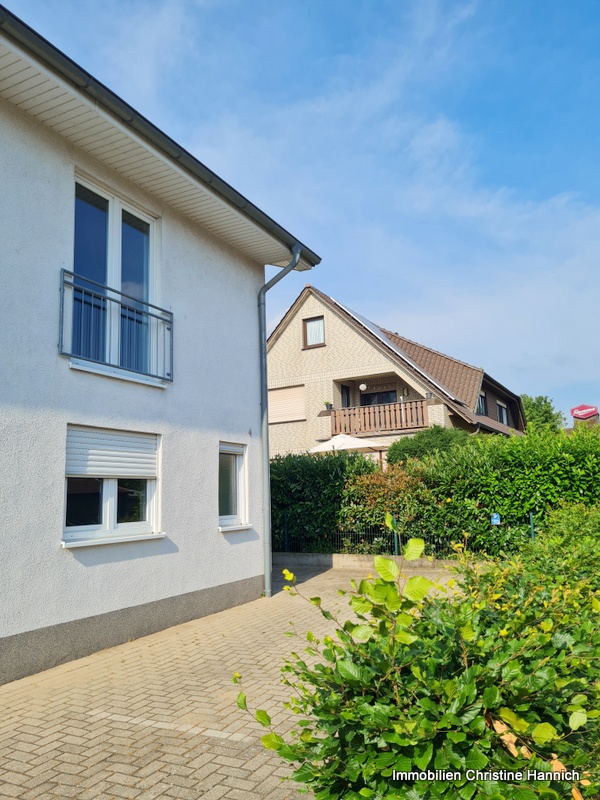 Stellplatz PKW Doppelhaush�lfte Lotte