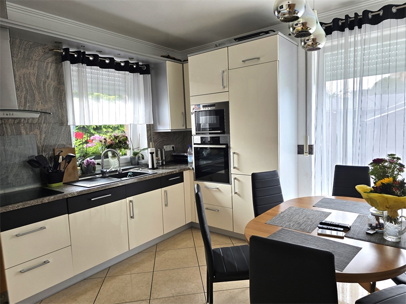 Wohnk�che mit EBK Einfamilienhaus Lotte
