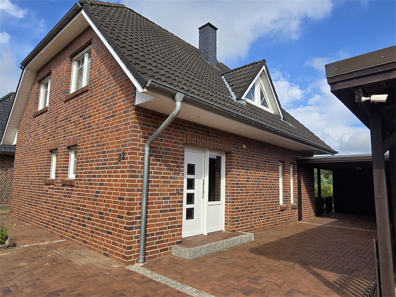 Ansicht zur Eingangst�r und zu Einfamilienhaus Westerkappeln