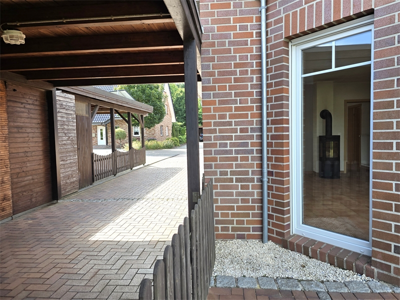 Blick �ber das Carport zur Str Einfamilienhaus Westerkappeln