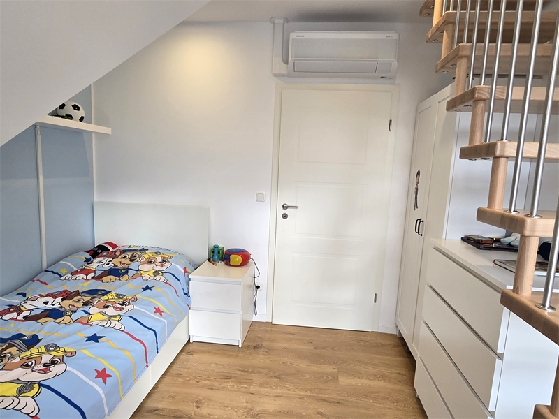 Kinderzimmer mit Treppe in das Terrassenwohnung Westerkappeln